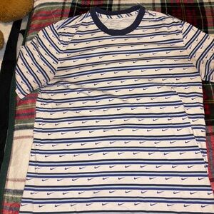 Nike Men's Blue Striped Shirt